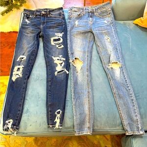 Size 0 
Teen Skinny Jeans 


Wild Fable and American Eagle

$10 each